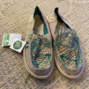 NEW Sanuk Sidewalk Surfer